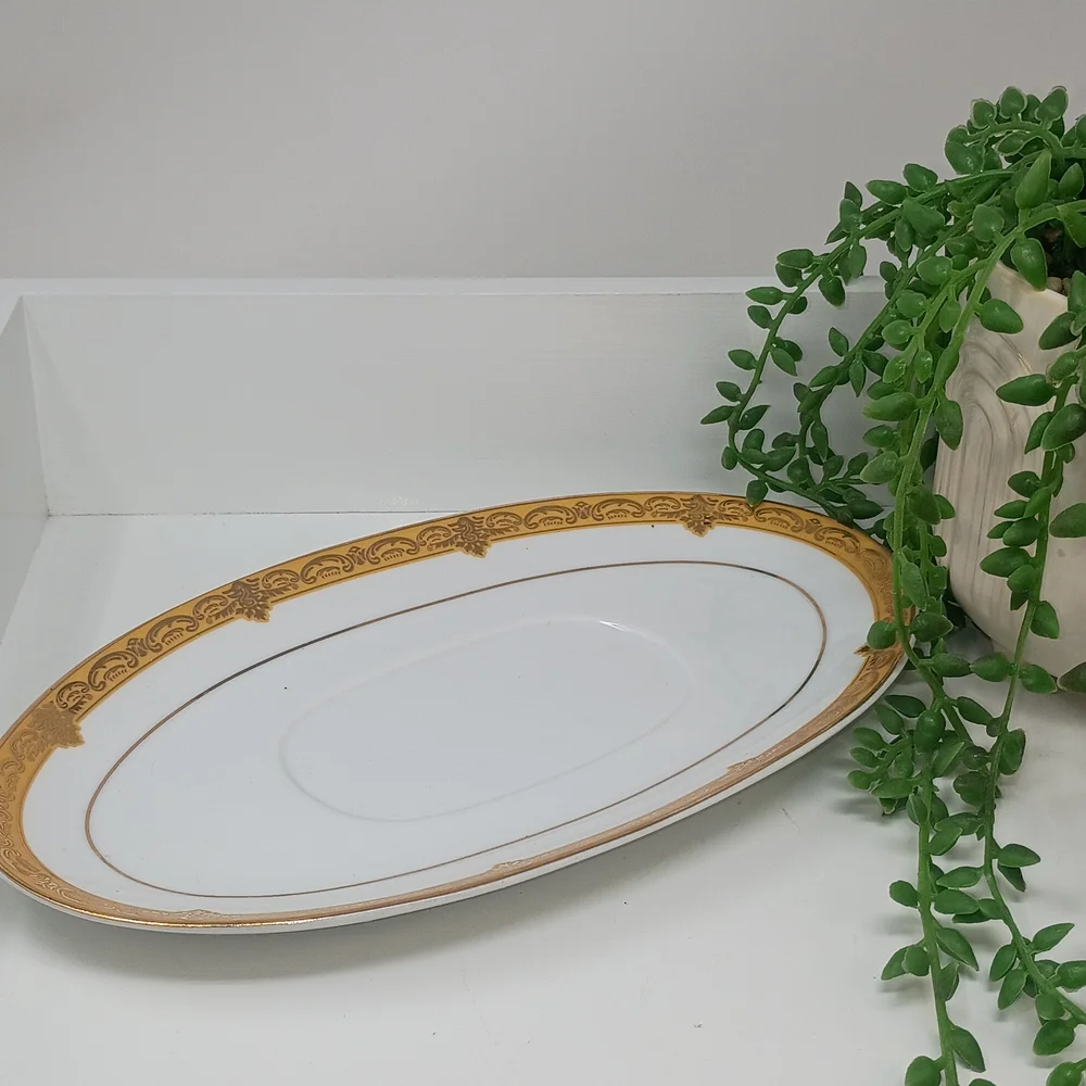 Elegant Gold & White Porcelain Gravy Boat with Underplate
